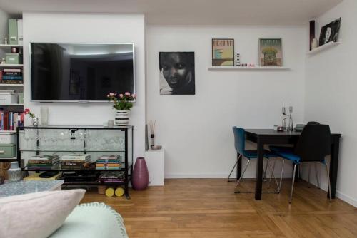 Beautiful Apt in Heart of Paris 2nd