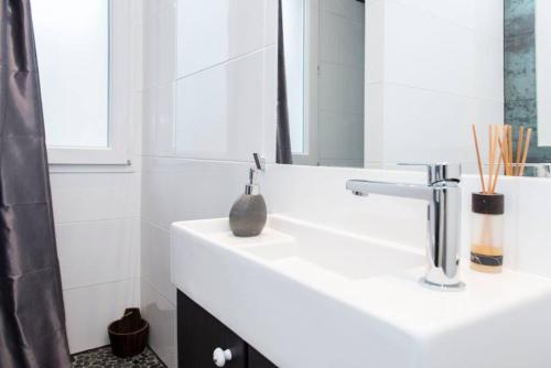 Beautiful Apt in Heart of Paris 2nd