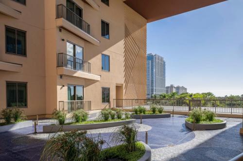 a view of a building with a courtyard with plants at Marriott Vacation Club, Waikiki in Honolulu