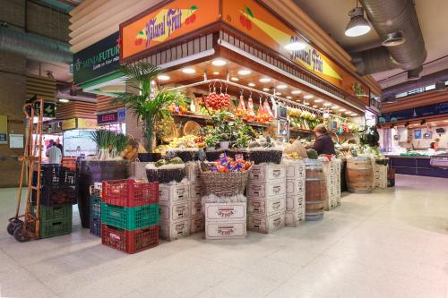 Supermarket nebo jiné obchody v  apartmánu nebo okolí