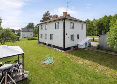 Zahrada ubytování House in the country near lake in Dalarna