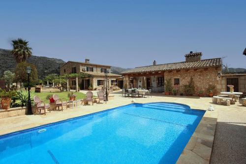Idyllic Villa Near Pollensa by Renthousing
