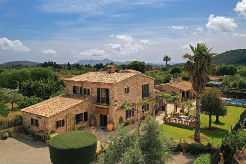 Idyllic Villa Near Pollensa by Renthousing