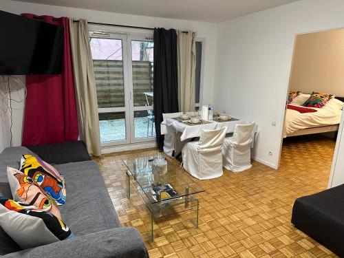 Appt entier MONPARNASSE avec TERRASSE et PARKING