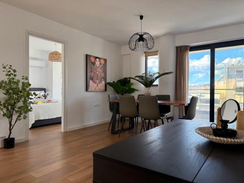 TH0 Luxury two bedrooms Apartments with High-Tech Amenities