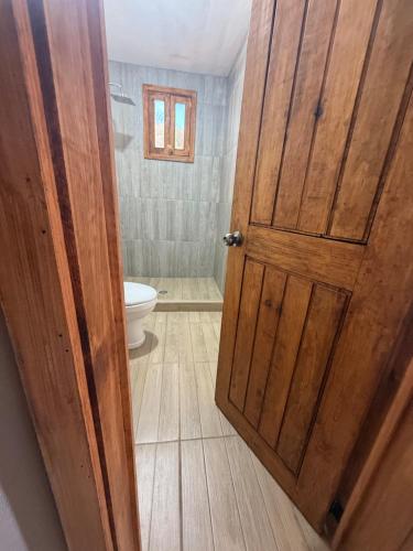 Un baño de Cabaña Donatos
