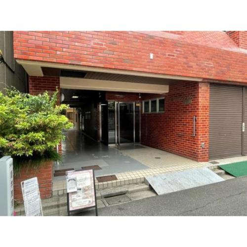 Great location Only 1 minute to St G-18 Ginza Line