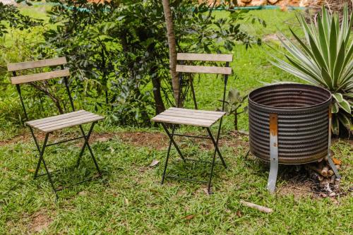 Taman di luar Secret Garden by Tiny Away