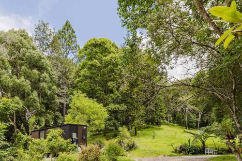 Taman di luar Secret Garden by Tiny Away