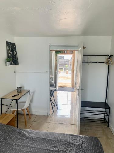 Photo de la galerie de l'établissement Sewa surf House 10min Capbreton Hossegor chambre Rez de chaussée 4, à Bénesse-Maremne