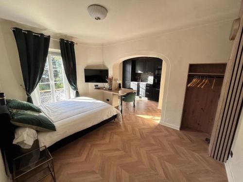 Beautiful studio with AC close to the sea!