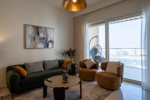 Homes Beyond I Modern 2BR Getaway with Beach Access