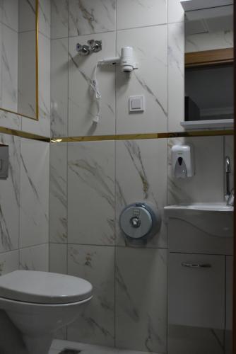 Ένα μπάνιο στο Palmera City Hotel
