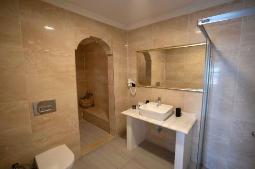 Koupelna v ubytování Çamlık 87 Hotel Ayvalık