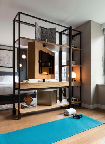 Katil atau katil-katil dalam bilik di Thompson Central Park New York, by Hyatt