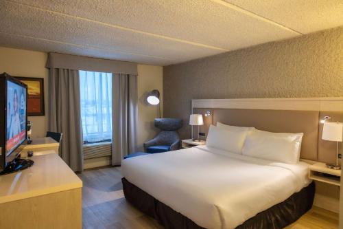 Katil atau katil-katil dalam bilik di Radisson Hotel Fort St John