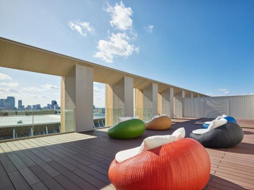 En balkon eller terrasse på Mitsui Garden Hotel Jingugaien Tokyo Premier