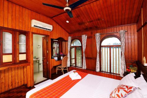 Gallery image of Soma House Boat in Alleppey