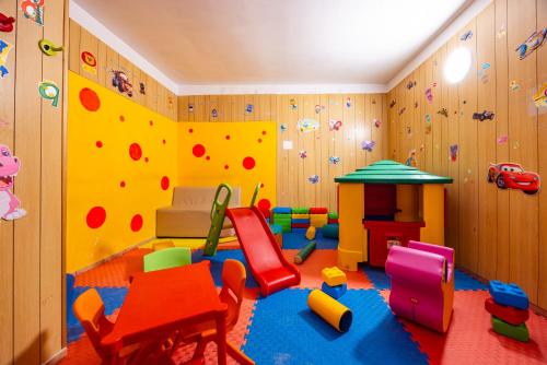 Детский клуб в Ciccio Family Hotel Polsa di Brentonico