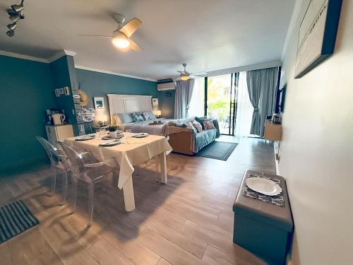 NEW Stunning Beachfront Condo at the Coral Beach