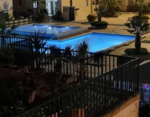 Πισίνα στο ή κοντά στο 2 bedroom apartment in Bugibba