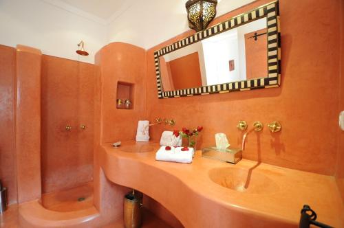 Kylpyhuone majoituspaikassa Riad Dar Asam
