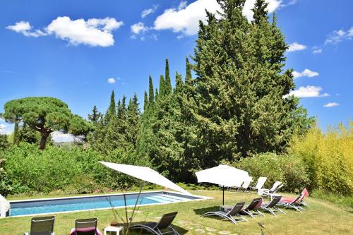 Κήπος έξω από το Domaine de la Salutière - Charme & Confort au cœur du Pays Cathare