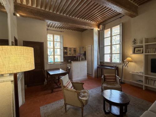 Bel appartement aixois dans le centre historique