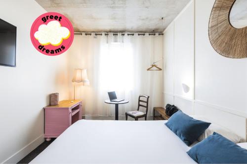 Postel nebo postele na pokoji v ubytování Greet Hotel Limoges Nord