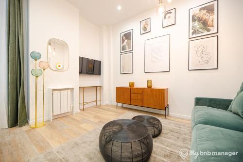 CIA - Flat on rue La Fayette