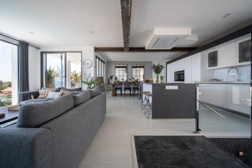 Luxury Villa with Sauna and Heated Pool for 14PAX!