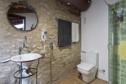 Bilik mandi di AS Palau dels Alemanys Suites Boutique Monument