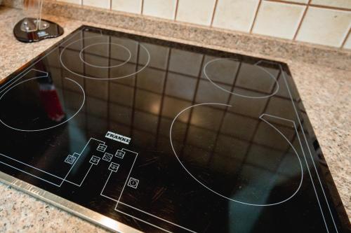  Apartaments Ashome -  Room  picture :   Bath    TV    Hairdryer                           