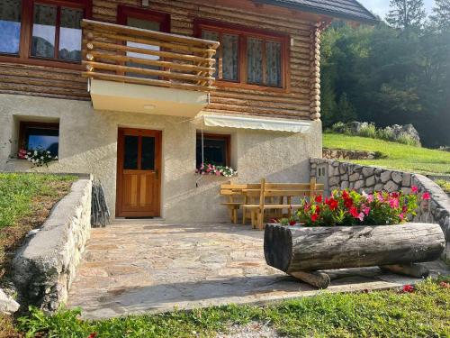 Κήπος έξω από το Apartments and rooms Kravanja