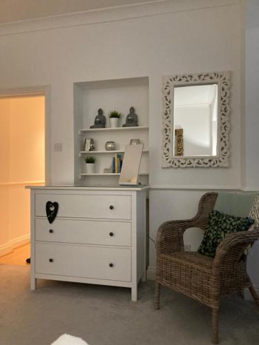 Gambar di galeri bagi Olive Tree Apartment Hove di Brighton & Hove