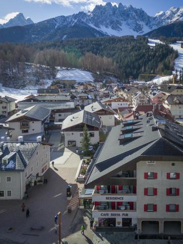 Nespecifikovaný výhled na hory nebo výhled na hory při pohledu z aparthotelu