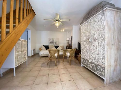 Photo de la galerie de l'établissement Maison 3 pièces - Gruissan GA100-055, à Gruissan