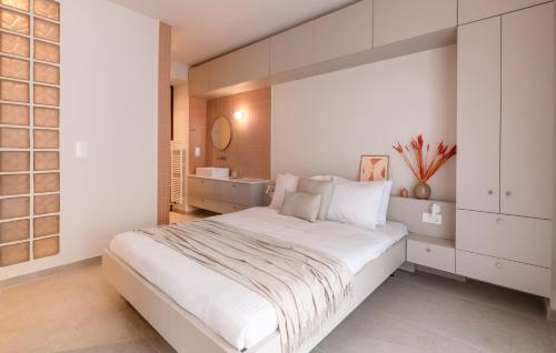 Culture Retreat Apartments near Archaeological Museum by Upstreet