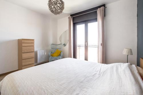 Photo de la galerie de l'établissement Appartement lumineux avec garage en centre ville, à Croix