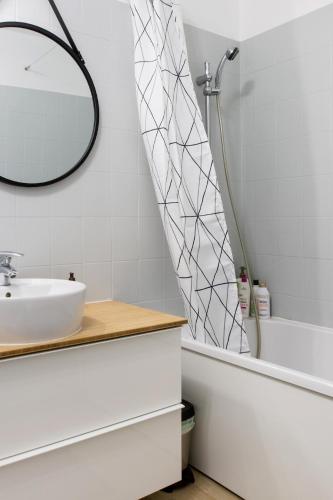 Photo de la galerie de l'établissement Appartement lumineux avec garage en centre ville, à Croix