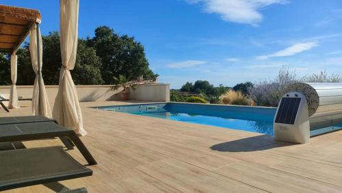 Maison familiale spacieuse avec piscine à Vagnas