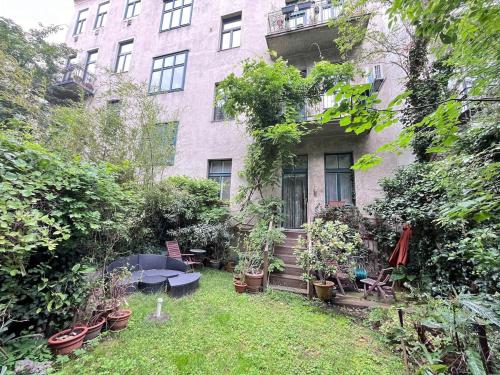 2 Bedroom Vintage Apartment, Garden, near Schönbrunn