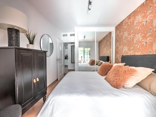 Beachfront apartment with sea view at Burriana beach, Nerja