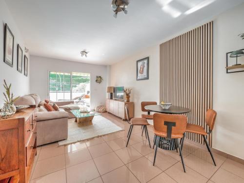 Beachfront apartment with sea view at Burriana beach, Nerja