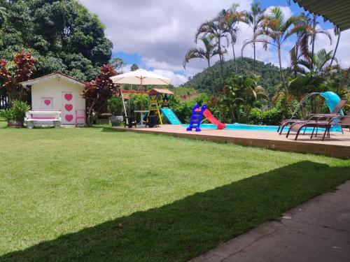 Zahrada ubytování Casa de Campo Chácara Recanto da Águia