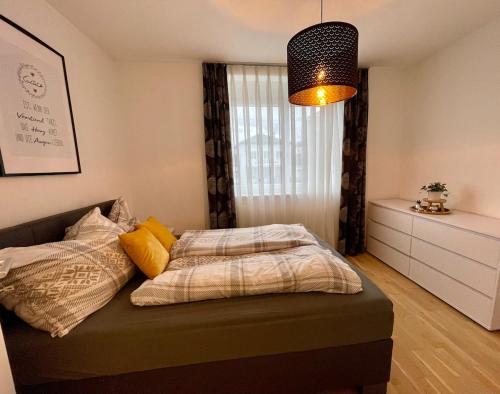Modernes Cityapartment mit Murblick