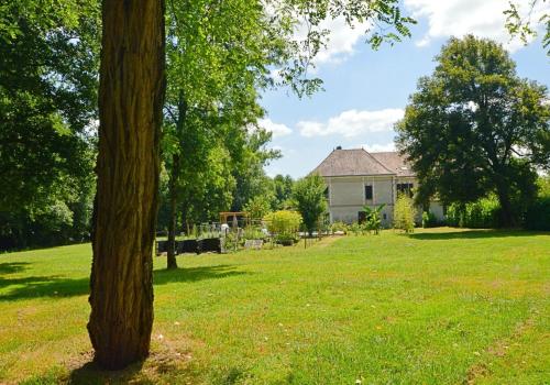 Photo de la galerie de l'établissement Moulin Du Martinet - historic mill with private pool and within walking distance to nearest village, à Saint-Médard-dʼExcideuil