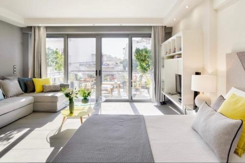 Stylish Boutique Loft With Private Balcony