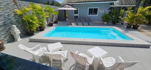 Πισίνα στο ή κοντά στο Karon Homes