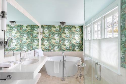 Un baño de Manoir Hovey, Relais & Châteaux